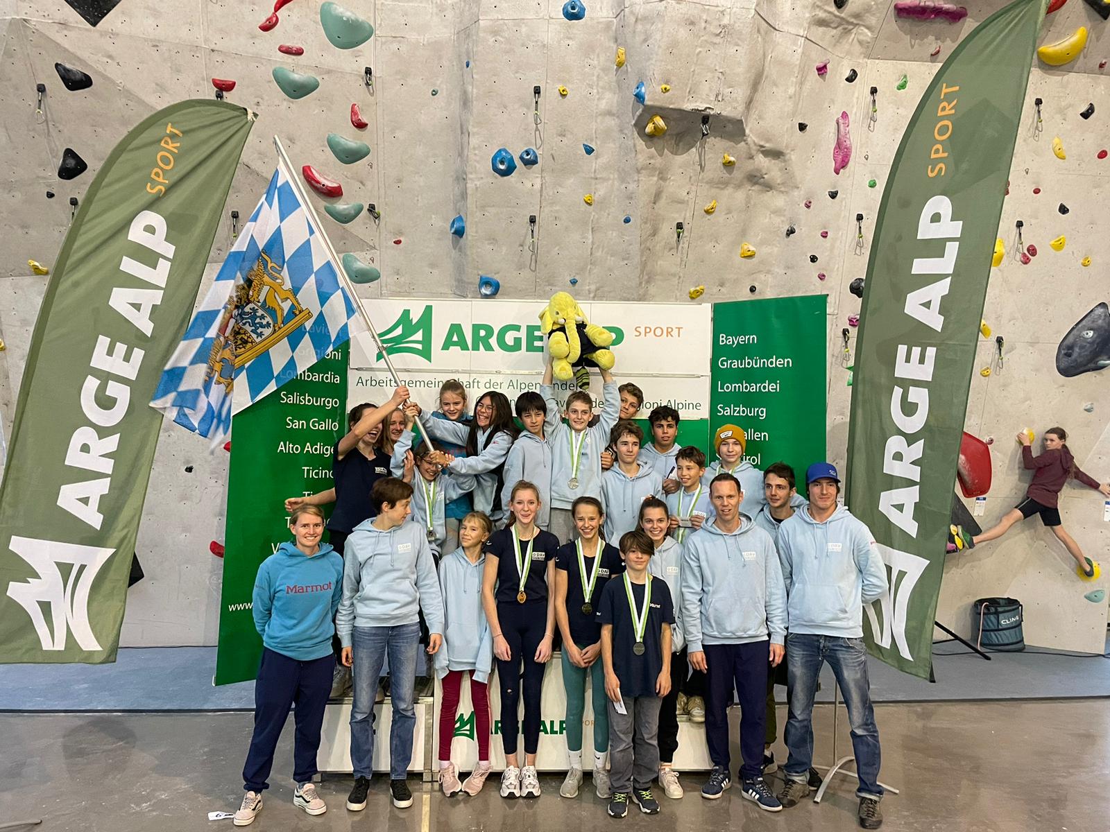 Gruppenfoto von den Teilnehmern und Trainern der Arge Alp